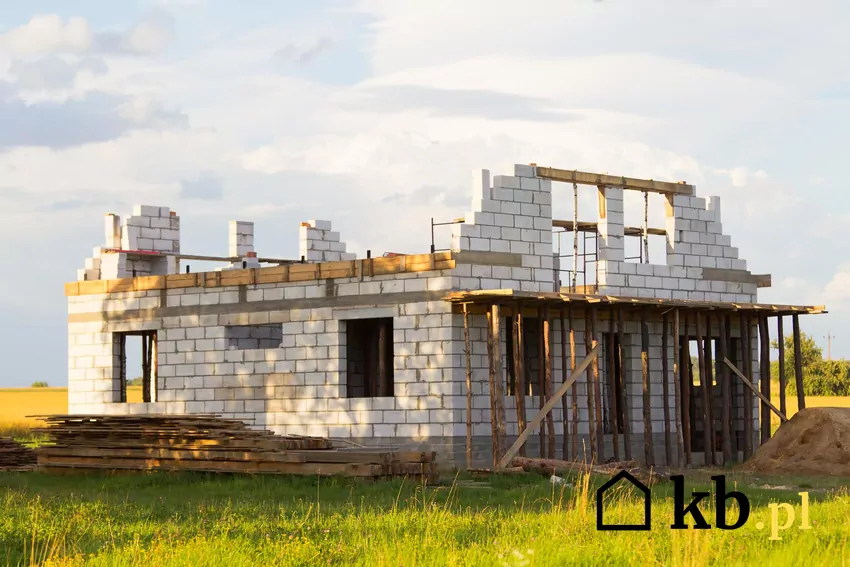 Dom w trakcie budowy