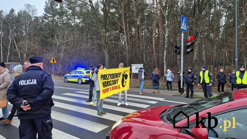 19.12 odbyła się akcja protestacyjna pod hasłem "Zielone światło dla Łomianek"