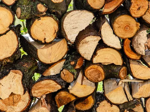 Ile drewna potrzeba na sezon grzewczy?