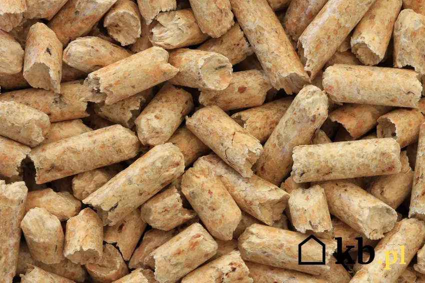 Wyrób pelletu z odpadów drzewnych zwiększa wykorzystanie pozyskanego drewna Do produkcji pelletu nie ścina się w Polsce żadnych drzew; wykorzystuje się wyłącznie odpady drzewne