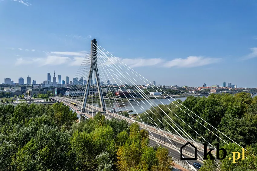 Jednym z najdłuższych mostów w stolicy jest także Most Świętokrzyski most świętokrzyski
