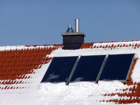 Czy mróz zagraża solarom?