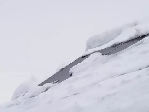 Mróz a panele fotowoltaiczne