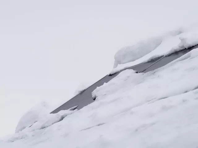 Mróz a panele fotowoltaiczne