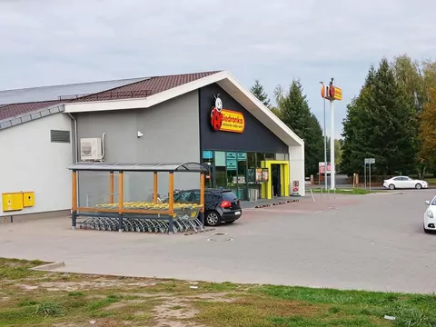 Wyprzedaż produktów w Biedronce