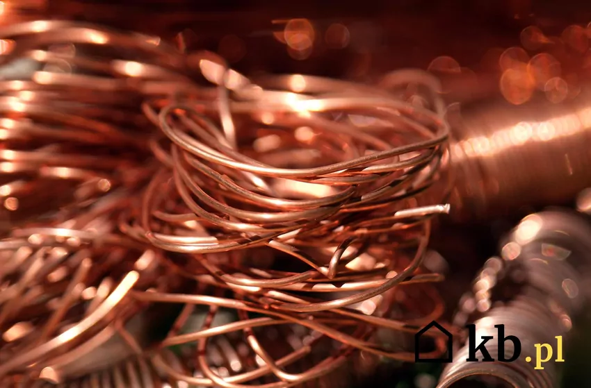 Cena miedzi milbera w skupach często przekracza 35 zł/kg – to kilkadziesiąt razy więcej niż stal miedź