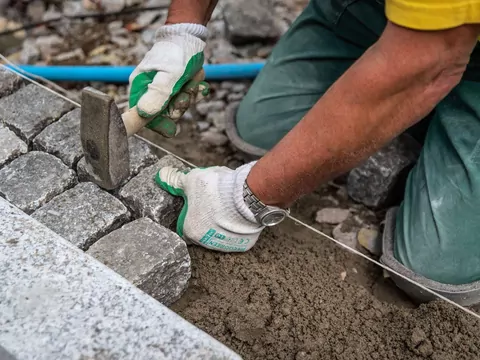 Koszty układania podjazdu