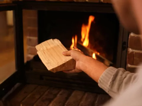 Nieopłacalny kominek otwarty