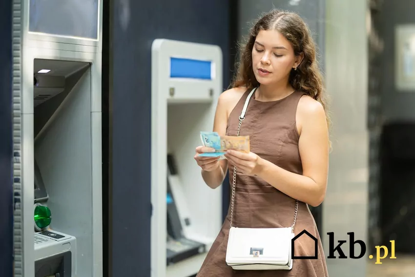 W promocji można dodatkowo skorzystać z konta oszczędnościowego z atrakcyjnym oprocentowaniem (np. 5 %) pieniądze