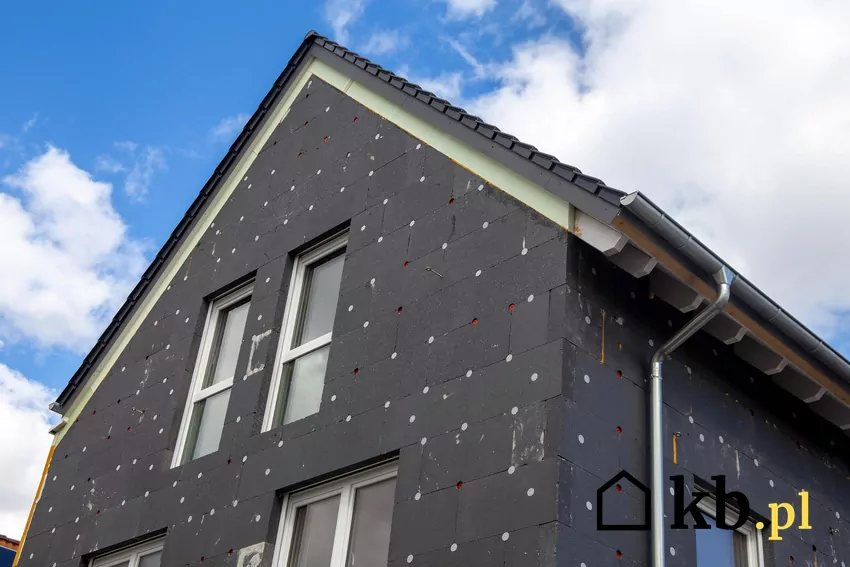 Izolacjętermiczną elewacji można wykonać z różnych materiałów