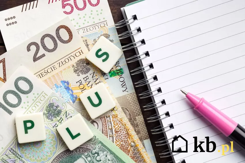 zeszyt, długopis, pieniądze