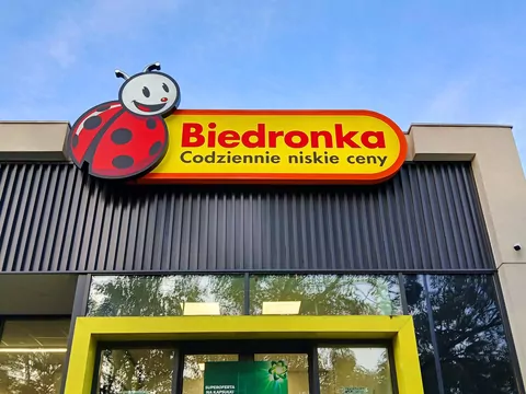 Kartony zamiast automatów do butelek