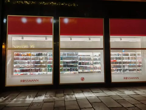 Wyjątkowy zapach ponad 60 zł taniej w Rossmannie