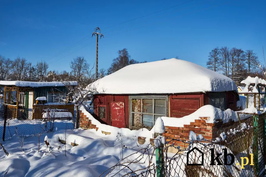 zarząd ROD może zakazać zimowych prac budowlanych na działce rekreacyjnej stara altana na działce rekreacyjnej