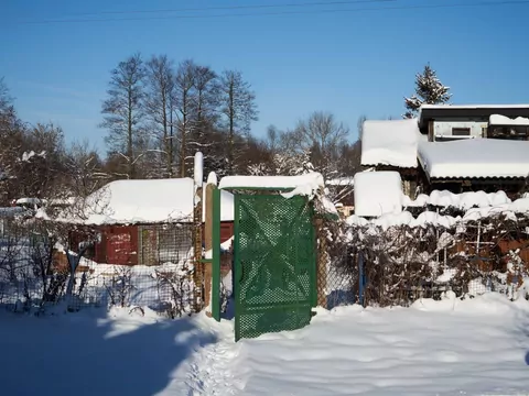 Czego nie można robić zimą na działce?