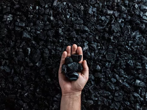 Węgiel w piecu na pellet