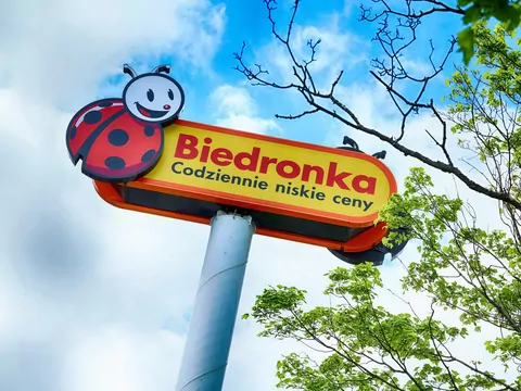 Kremowa kawa ziarnista w obniżonej cenie