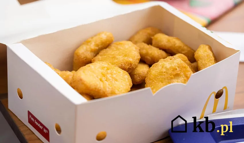 Pudełko z nuggetsami
