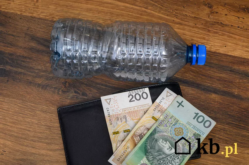 butelka i pieniądze