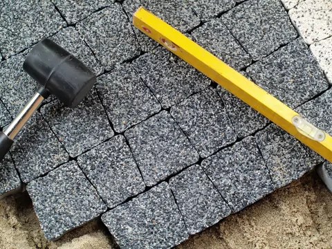 Błąd przy układaniu kostki brukowej