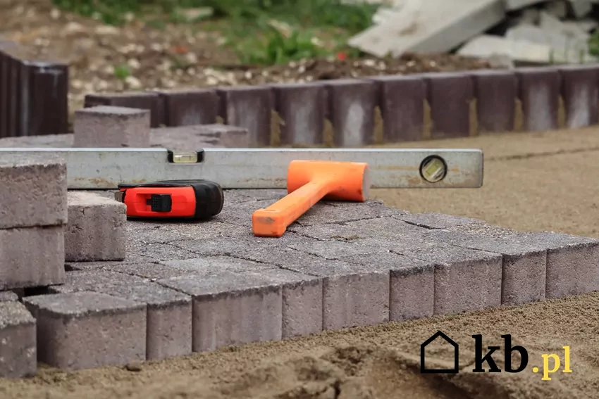układanie kostki brukowej