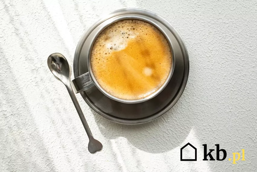 Kawa zaparzona w filiżance