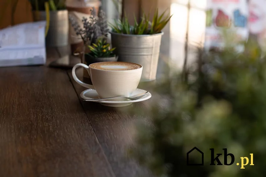 Kawa zaparzona w filiżance