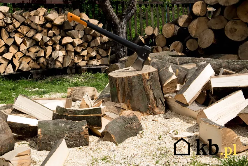 rąbanie drewna na opał