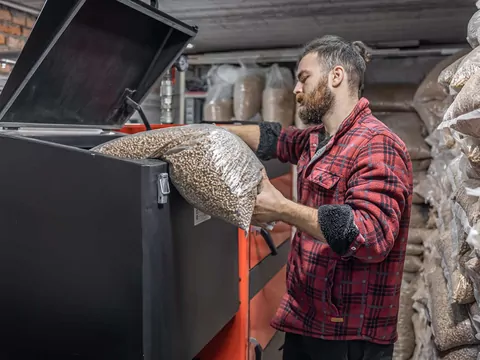 Dlaczego worki na pellet mają dziurki?