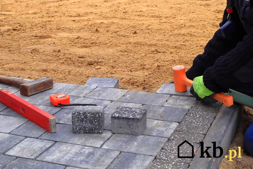 kostka brukowa
