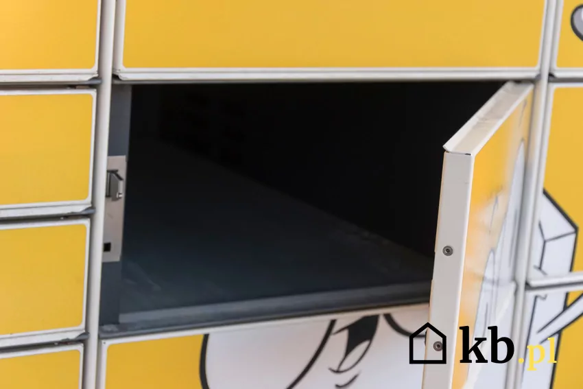 pusty Paczkomat, skrytka