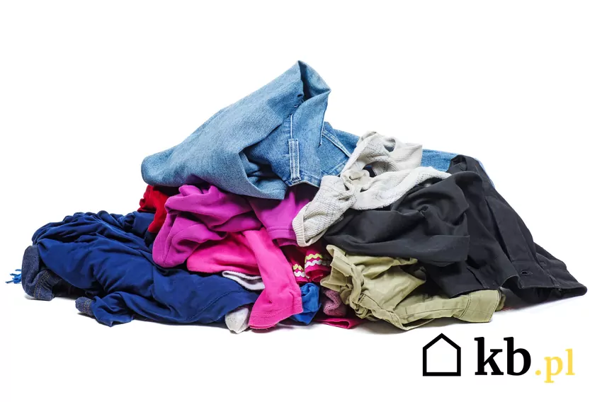 zużyte tekstylia, ubrania