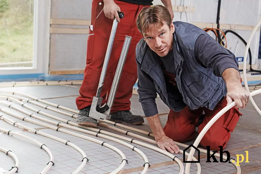 Ogrzewanie podłogowe bazuje na niskich temperaturach zasilania, które są zarazem najbardziej korzystne dla pompy ciepła