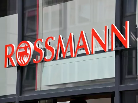 Hugo Boss Deep Red przeceniony w Rossmannie