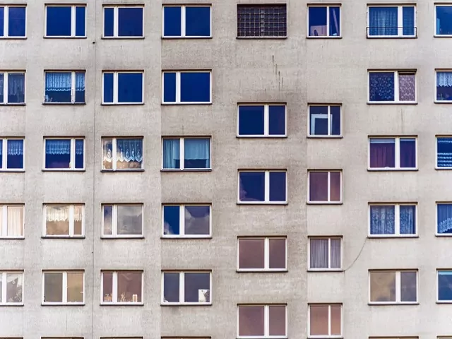 Hałas w blokach z wielkiej płyty
