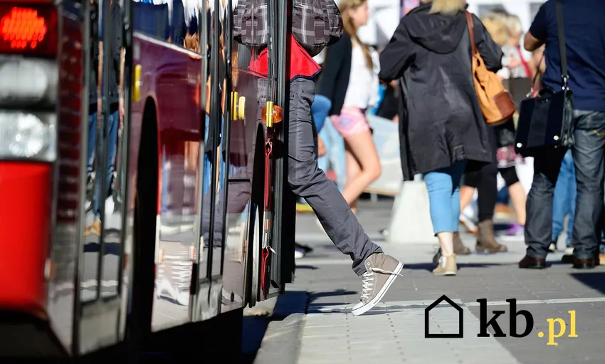 wsiadanie do autobusu