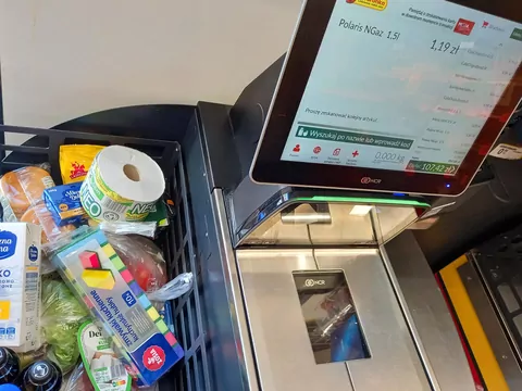 Wpływ reklam na decyzje klientów