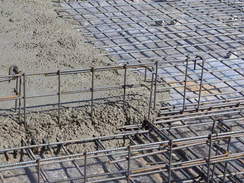 Beton na fundamenty: ile i jaką klasę