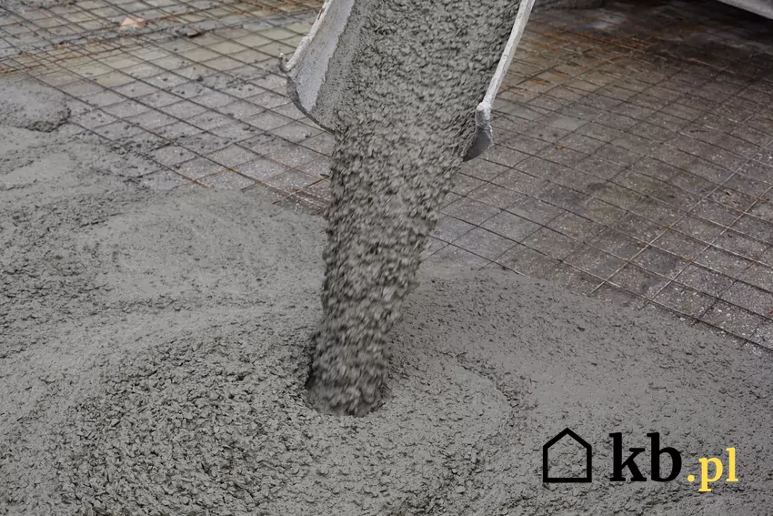 Klasy ekspozycji betonu - co oznaczają, czym się różnią i na co zwrócić uwagę przy wyborze? Szary beton, a także klasy ekspozycji betonu krok po kroku, czyli co oznaczają klasy betonu i czym się charakteryzują
