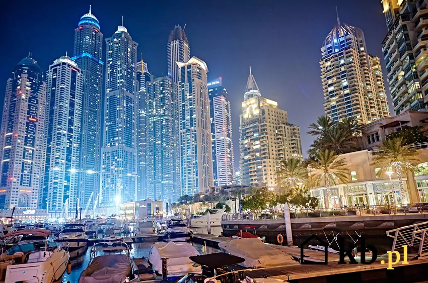 Nowy wieżowiec Burdż Azizi w Dubaju