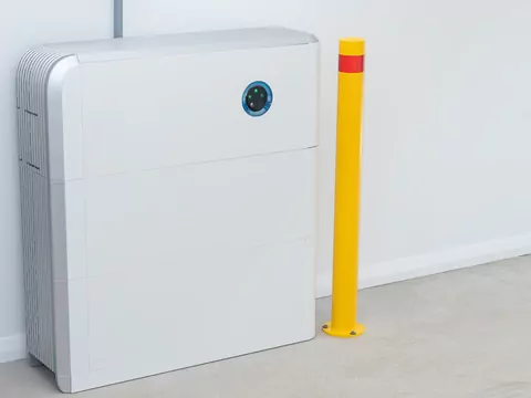 Zakaz instalacji magazynów energii w bloku