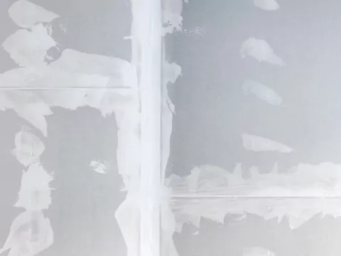 Sposób na ochronę ścian przed pękaniem