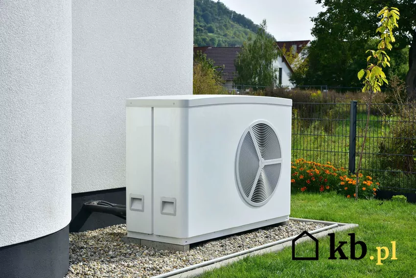 Funament pod pompę ciepła oraz jak go wykonać krok po kroku, najważniejsze informacje Pompa ciepła w ogrodzie, a także jak wykonać fundament pod pompę ciepła i jak go zrobić