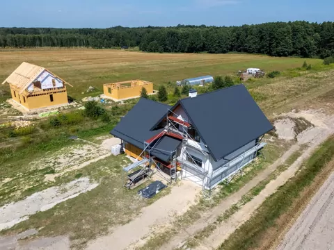 Koszty budowy domu 100 m² a 140 m²