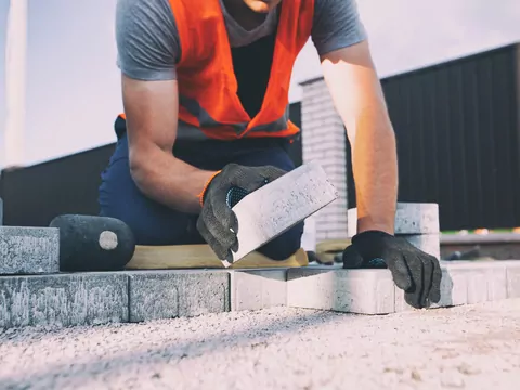 Beton dekoracyjny zamiast kostki brukowej