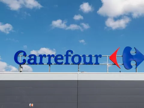 Sklepu Carrefour znikają z mapy Polski