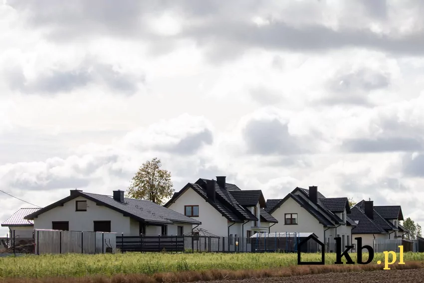 Mieszkańcy podobnych domów nie zawsze płacą takie same rachunki za ogrzewanie domy jednorodzinne
