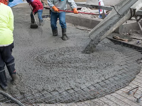 Ile wody i plastyfikatora do betonu?