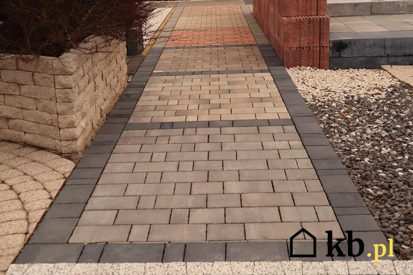 chodnik z kostki