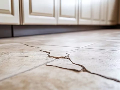 Pianka PUR pod posadzką